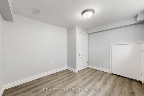 Photo 28 at 125 S Woodrow Boulevard, Cliffside, Toronto