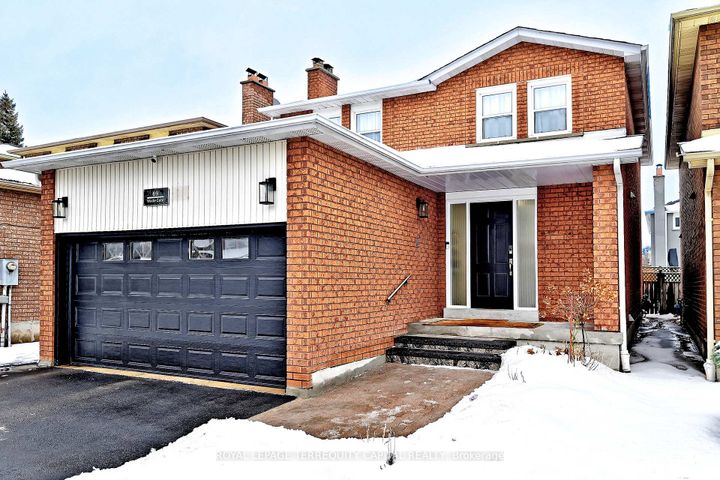 Photo 2 at 69 Wade Gate, Brownridge, Vaughan