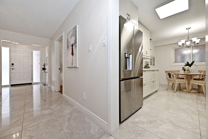 Photo 10 at 69 Wade Gate, Brownridge, Vaughan