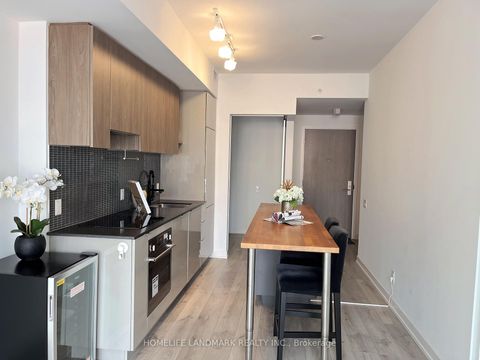 Photo 1 at 507 - 161 Roehampton Avenue, Mount Pleasant West, Toronto