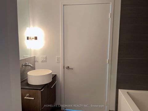 Photo 4 at 507 - 161 Roehampton Avenue, Mount Pleasant West, Toronto