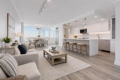 Photo 2 at 706 - 3000 Bathurst Street, Lawrence, Toronto