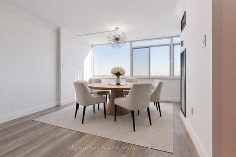 Photo 3 at 706 - 3000 Bathurst Street, Lawrence, Toronto