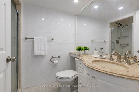 Photo 9 at 706 - 3000 Bathurst Street, Lawrence, Toronto