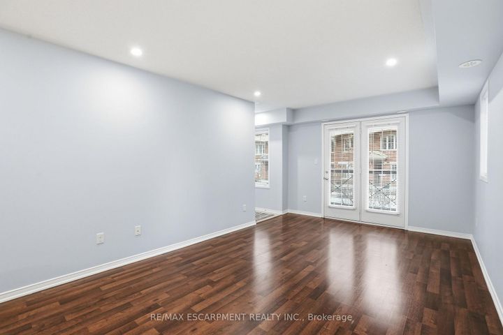 Photo 9 at 13 - 2464 Post Road, RO River Oaks, Oakville