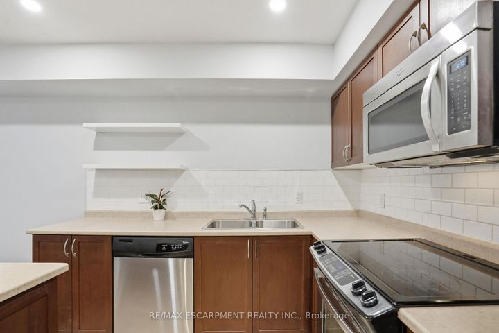 Photo 16 at 13 - 2464 Post Road, RO River Oaks, Oakville