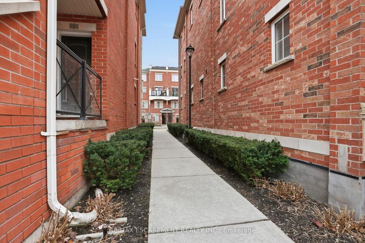 Photo 31 at 13 - 2464 Post Road, RO River Oaks, Oakville