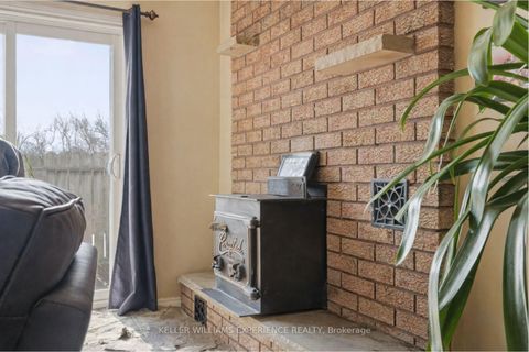 Photo 8 at 233 Little Avenue, Allandale Heights, Barrie