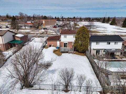 Photo 26 at 233 Little Avenue, Allandale Heights, Barrie