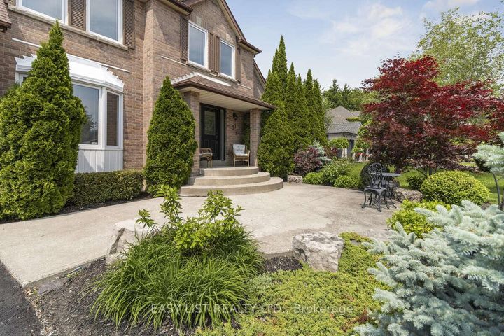 Photo 3 at 31 Bloomfield Trail, Oak Ridges, Richmond Hill
