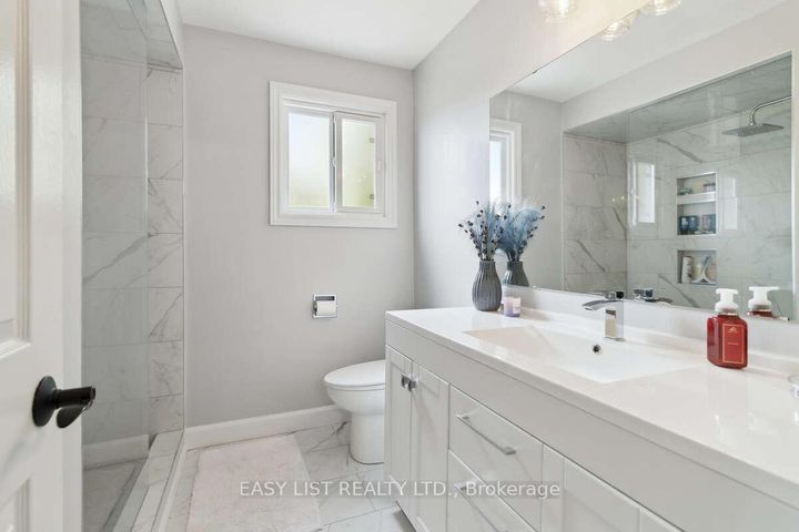 Photo 25 at 31 Bloomfield Trail, Oak Ridges, Richmond Hill