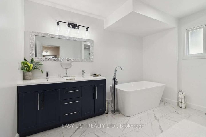 Photo 34 at 31 Bloomfield Trail, Oak Ridges, Richmond Hill