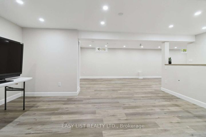 Photo 40 at 31 Bloomfield Trail, Oak Ridges, Richmond Hill