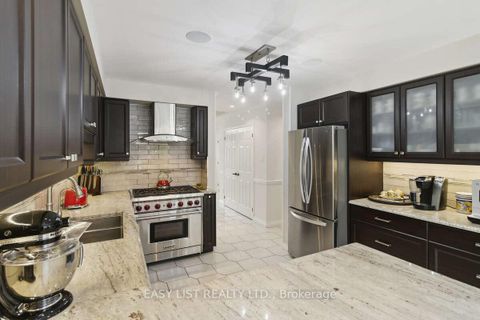 Photo 12 at 31 Bloomfield Trail, Oak Ridges, Richmond Hill