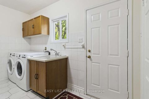 Photo 19 at 31 Bloomfield Trail, Oak Ridges, Richmond Hill