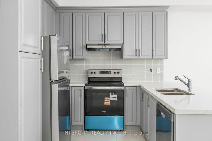 Photo 7 at 76 Tipp Drive, Rural Richmond Hill, Richmond Hill