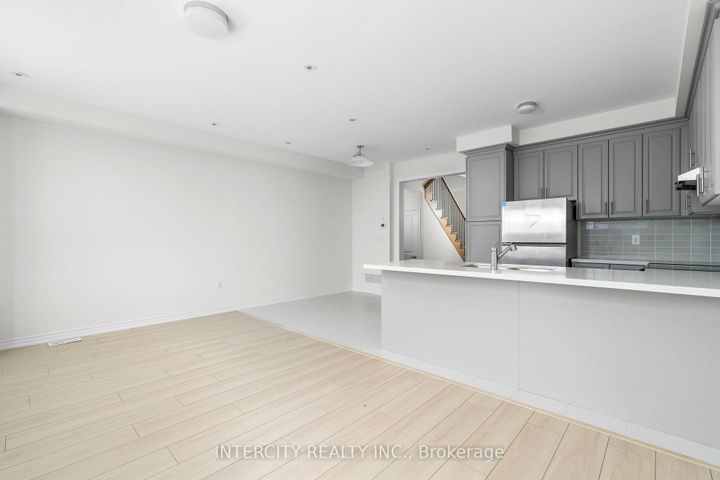 Photo 9 at 76 Tipp Drive, Rural Richmond Hill, Richmond Hill