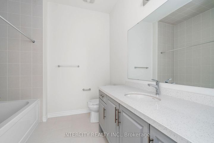 Photo 13 at 76 Tipp Drive, Rural Richmond Hill, Richmond Hill