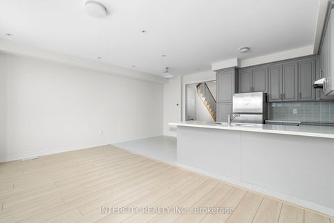 Photo 9 at 76 Tipp Drive, Rural Richmond Hill, Richmond Hill