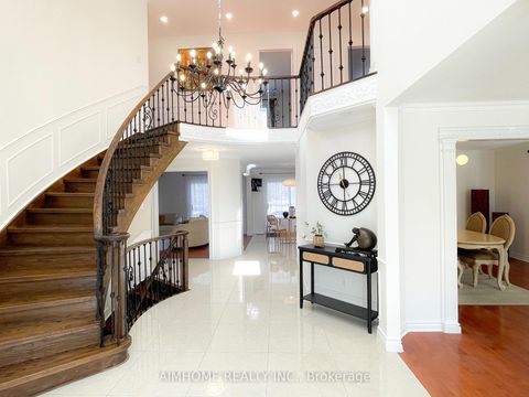 Photo 2 at 8 Cygnus Drive, Observatory, Richmond Hill