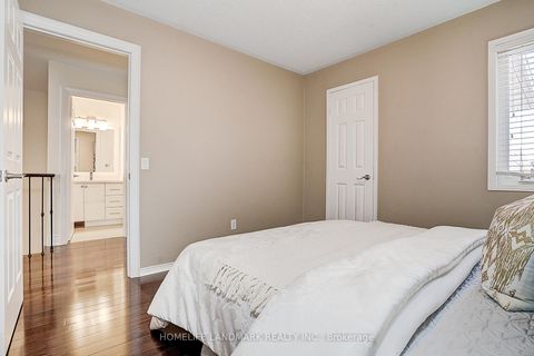 Photo 34 at 90 Snowdon Circle, Markville, Markham