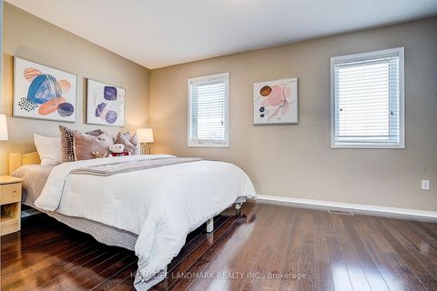 Photo 35 at 90 Snowdon Circle, Markville, Markham