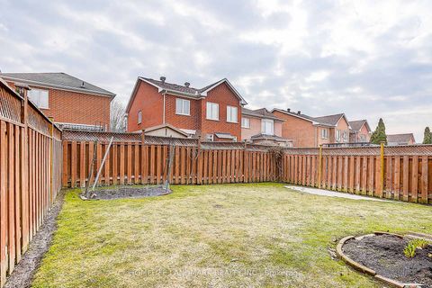 Photo 43 at 90 Snowdon Circle, Markville, Markham