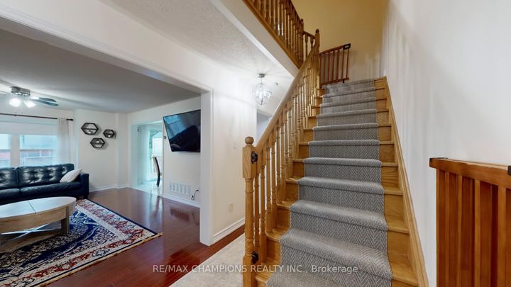 Photo 7 at 135 Ural Circle, Wellington, Brampton