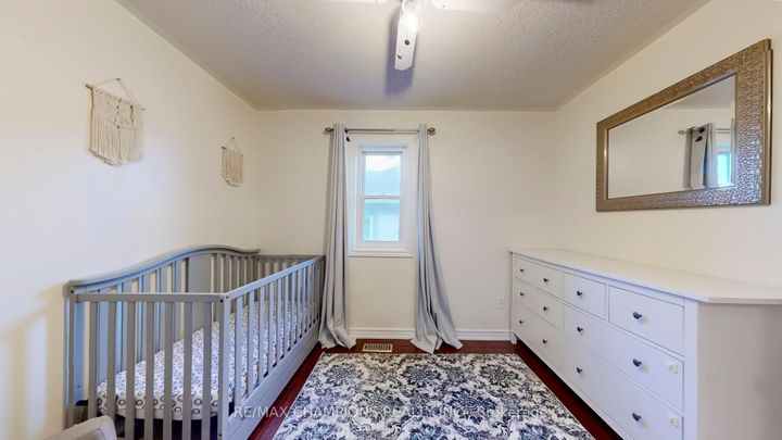 Photo 11 at 135 Ural Circle, Wellington, Brampton