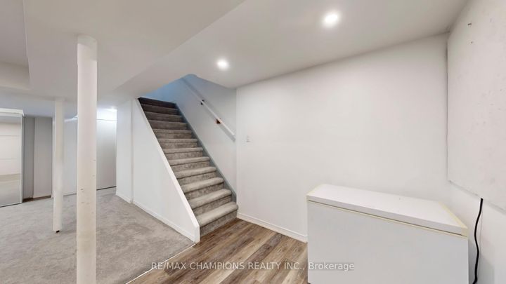 Photo 13 at 135 Ural Circle, Wellington, Brampton