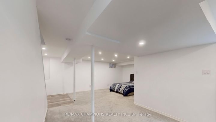 Photo 15 at 135 Ural Circle, Wellington, Brampton