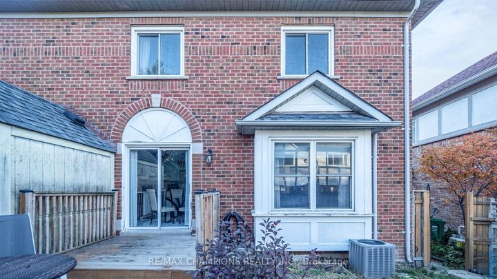 Photo 16 at 135 Ural Circle, Wellington, Brampton
