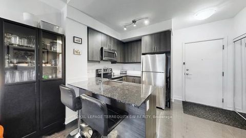 Photo 5 at 814 - 9205 Yonge Street, Langstaff, Richmond Hill