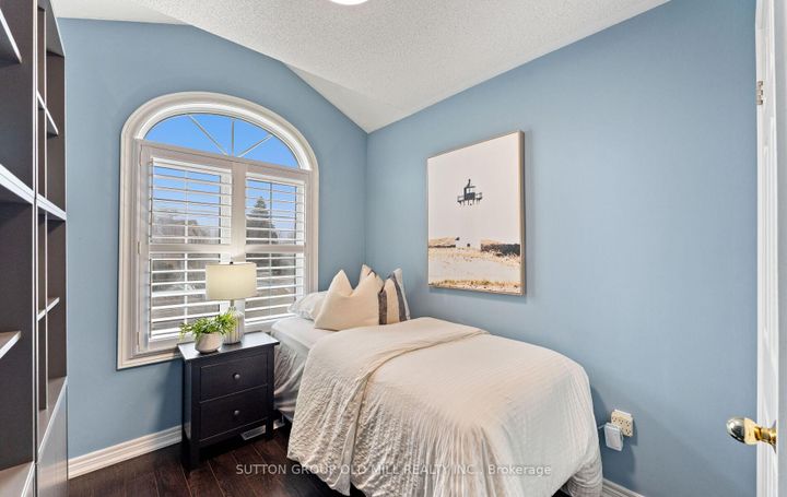 Photo 30 at 15 Katrina Court, Rustic, Toronto