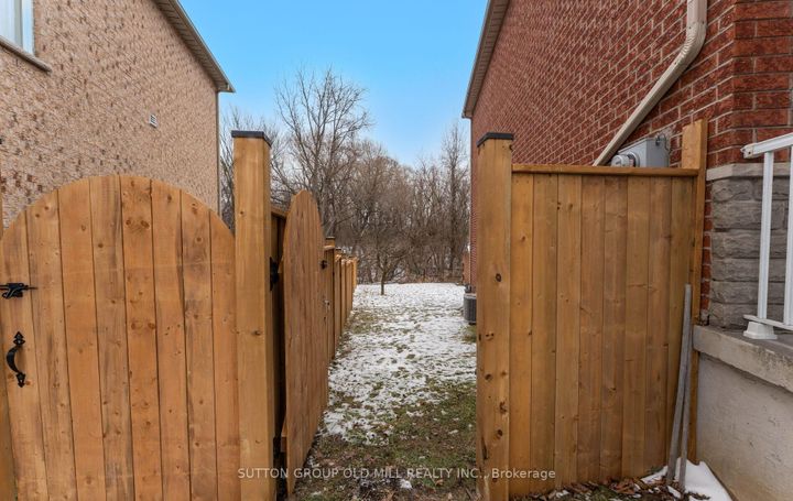 Photo 42 at 15 Katrina Court, Rustic, Toronto