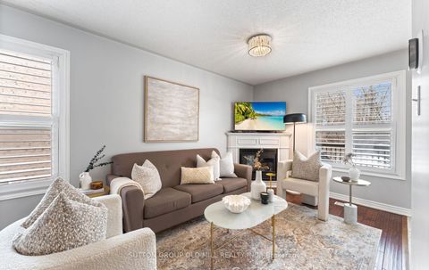 Photo 3 at 15 Katrina Court, Rustic, Toronto