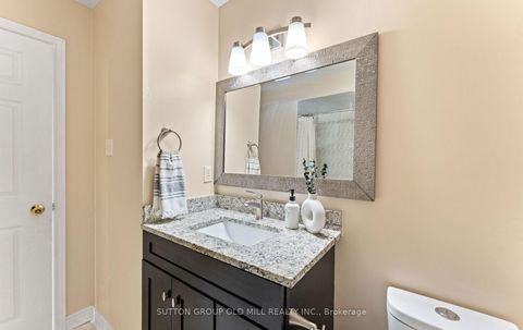 Photo 34 at 15 Katrina Court, Rustic, Toronto