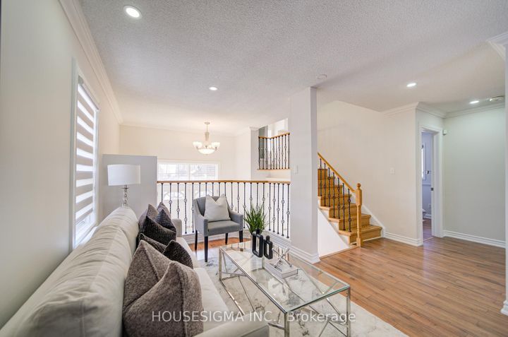 Photo 6 at 73 Brinkley Drive, Snelgrove, Brampton