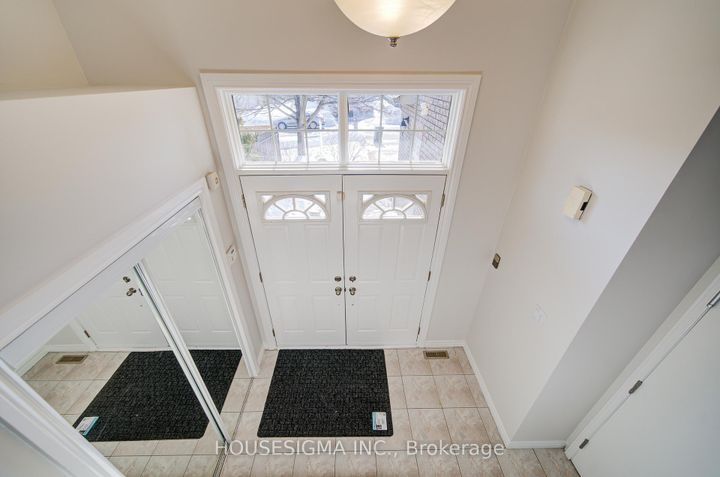 Photo 7 at 73 Brinkley Drive, Snelgrove, Brampton