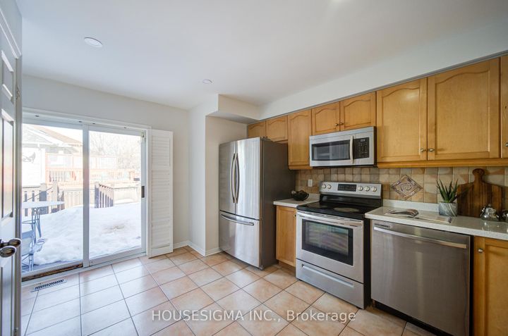 Photo 14 at 73 Brinkley Drive, Snelgrove, Brampton