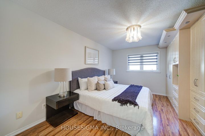 Photo 22 at 73 Brinkley Drive, Snelgrove, Brampton