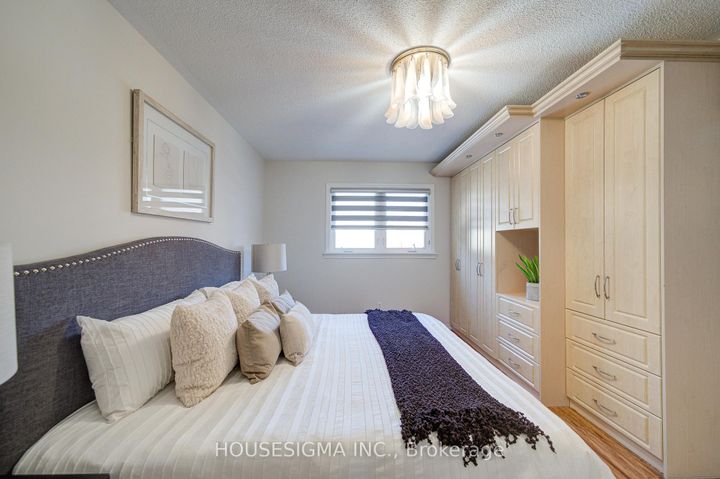 Photo 24 at 73 Brinkley Drive, Snelgrove, Brampton