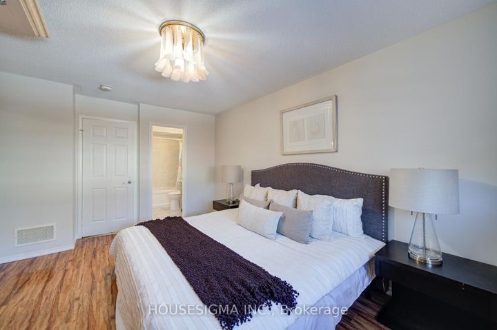 Photo 25 at 73 Brinkley Drive, Snelgrove, Brampton