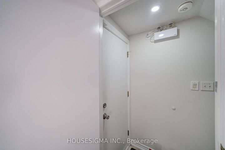 Photo 33 at 73 Brinkley Drive, Snelgrove, Brampton