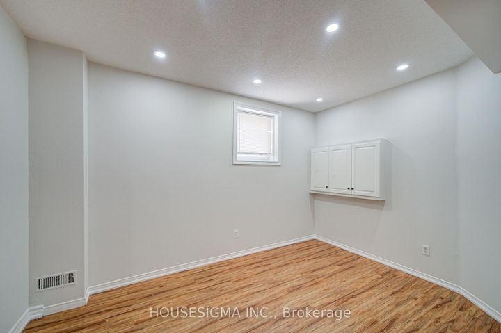 Photo 36 at 73 Brinkley Drive, Snelgrove, Brampton