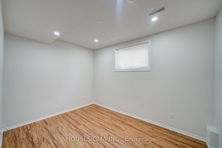 Photo 40 at 73 Brinkley Drive, Snelgrove, Brampton