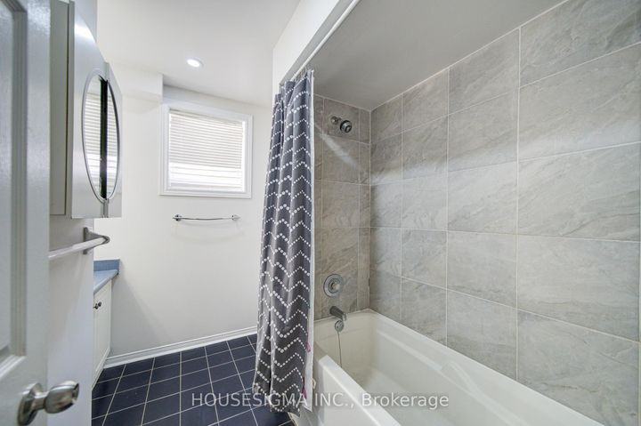 Photo 42 at 73 Brinkley Drive, Snelgrove, Brampton