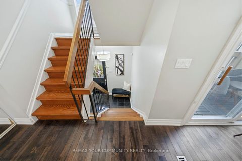 Photo 3 at 25 Cheryl Shepway Crescent, Don Valley Village, Toronto