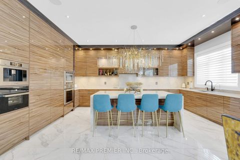 Photo 11 at 19 Petrolia Court, South Richvale, Richmond Hill