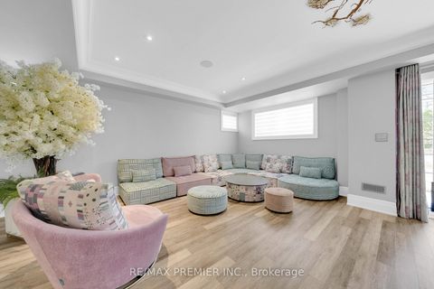 Photo 39 at 19 Petrolia Court, South Richvale, Richmond Hill